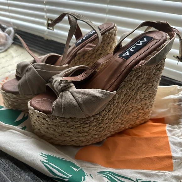 Shoes 👠 size 7 women - Picture 4 of 6